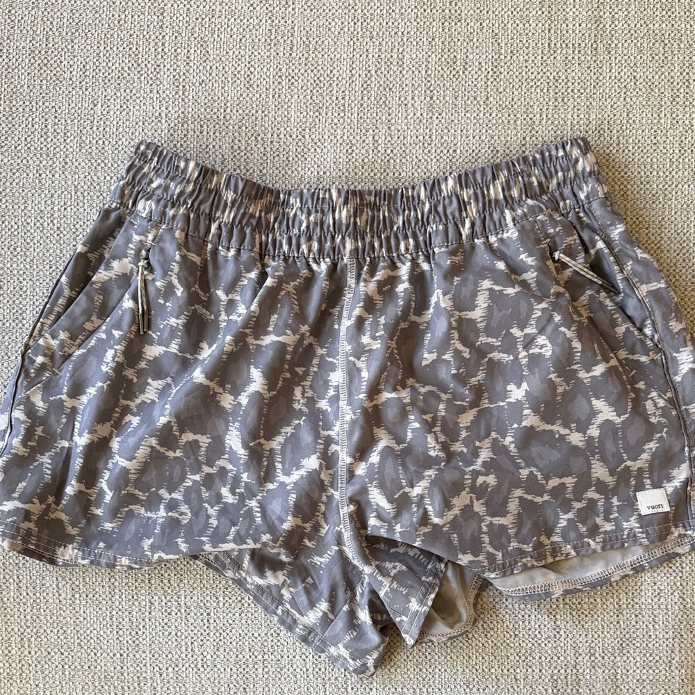 Vuori Gray Patterned Women's Athletic Shorts